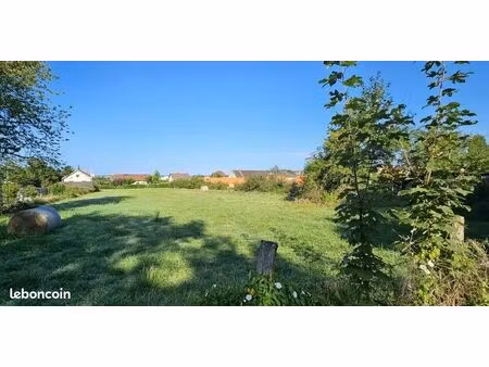 terrain 2580 m² cusset