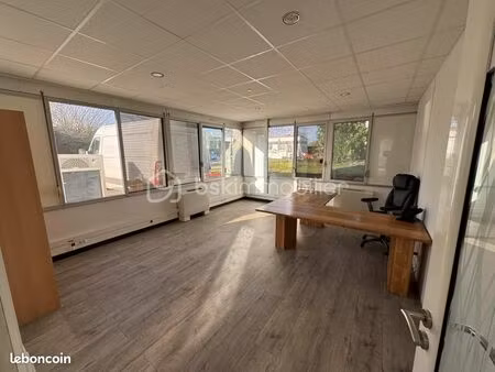 bureaux 228 m²