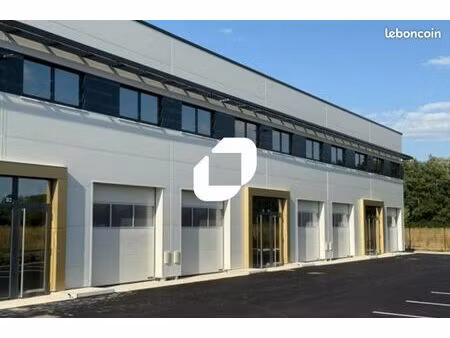 local d'activité 122 m²