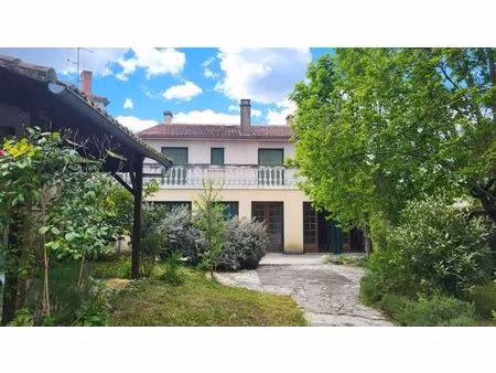 vente maison 8 pièces 200 m² chasseneuil-sur-bonnieure (16260)