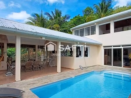 villa 8 pièces 208 m²