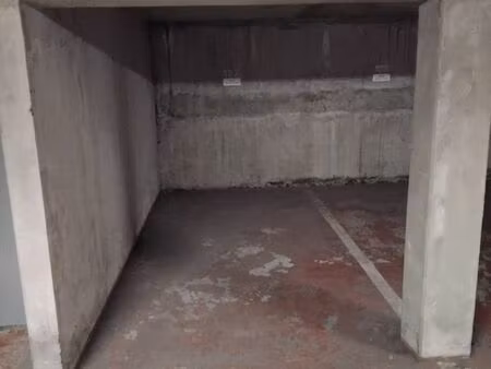 location place de parking sous terrain sécurisé