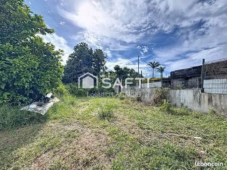 terrain 557 m² saint-benoit