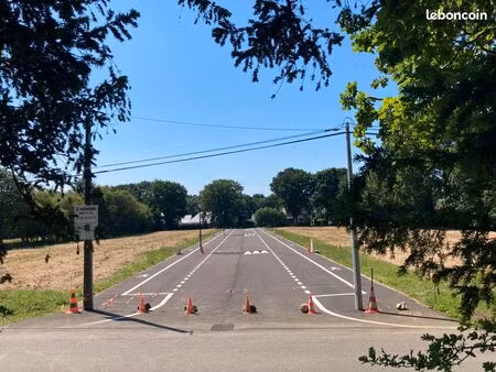 a saisir lantic terrains à bâtir (650 m²) bornés et viabilisés