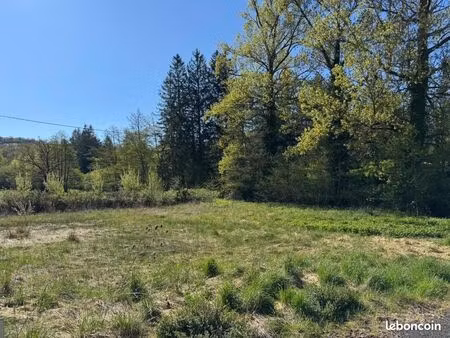 terrain 798 m² montrozier