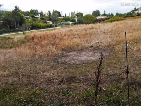 terrain 811 m² pierrevert