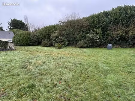 terrain 523 m² trebry