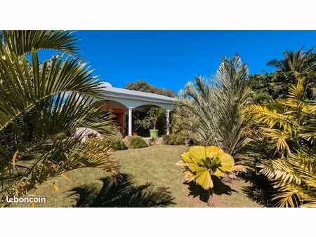 villa f5 lumineuse  très ventilée  vue degagee avec aperçu mer - hauteurs de colin