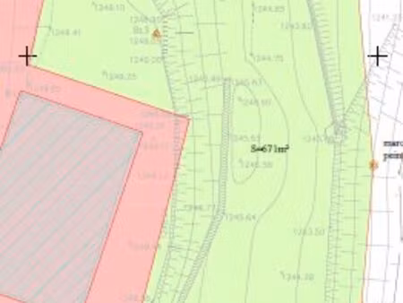 terrain constructible 672m²