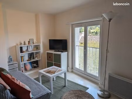 grand t2 meublé avec terrasse à riez - 3e