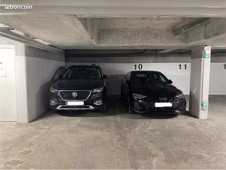 parking - proche métro 14