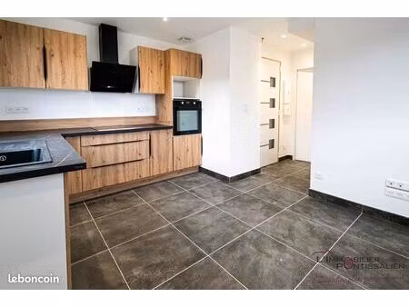 studio 1 pièce 27 m²