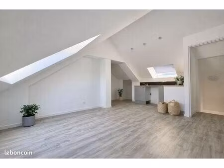 appartement t2 rénové à louer (aucune charge ) - sainte suzanne  proche montbéliard