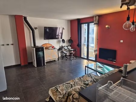 appartement t3 traversant 65m2 + grande cave