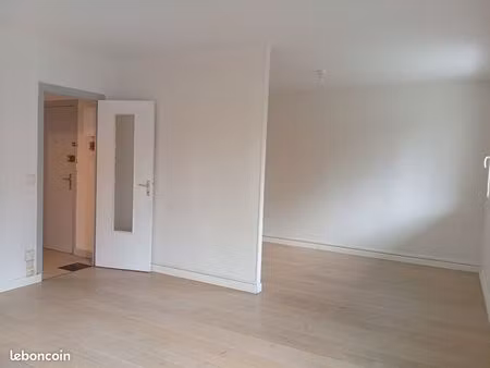 apprt f4 rdc  74m2 libre