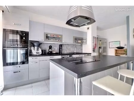 à 500 m de la plage du veillat – 3 pièces 77m² au calme – centre-ville saint-raphaël