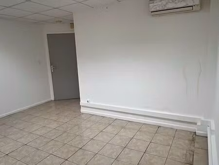 petit bureau climatisé à louer