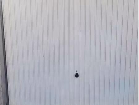 cherche garage / box pont de roide