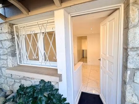 local professionnel quartier piscine caneton brive