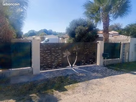 terrain voyageur forain bord de mer marseillan plage