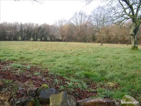 terrain 2 970 m² salon la tour