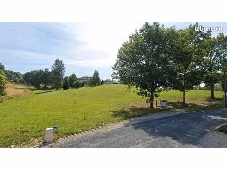 terrain 1 028 m² allassac