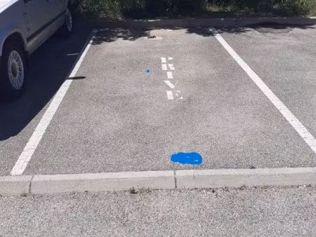 place de parking extérieure à istres 13800
