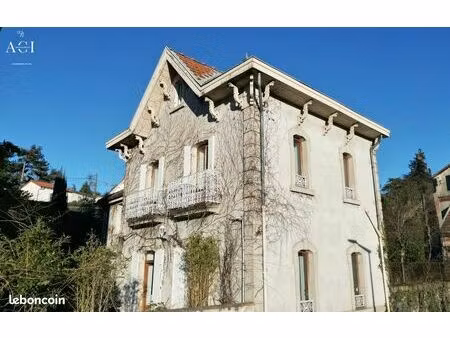 maison 7 pièces 142 m²