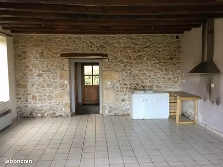 maison de centre-ville à saint-amand-montrond (cher)