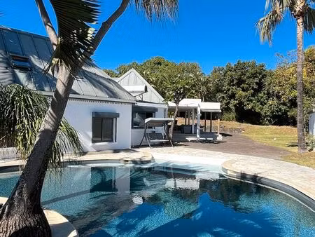 villa - la bretagne (97490 saint-denis) - 1 680m2 de terrain