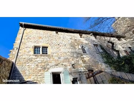 maison 8 pièces 138 m²