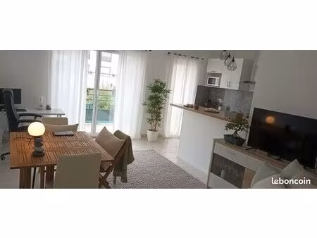 appartement lumineux 3 pièces 59m2 moulin galant proche rer + balcon + parking