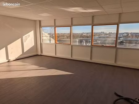 bureau de 30m2 a 45m2 - à neuilly-sur-marne en zfu