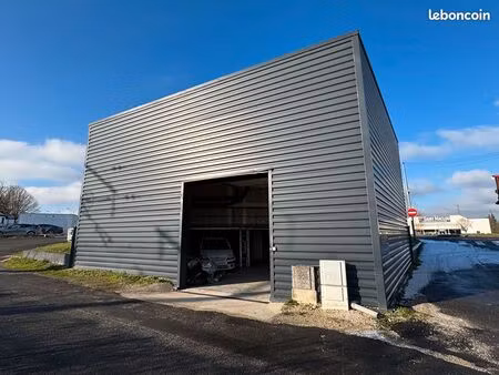 entrepôt 150 m² la couronne