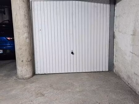 ?️ garage fermé en sous-sol sécurisé – 13 m² – marseille 8ᵉ