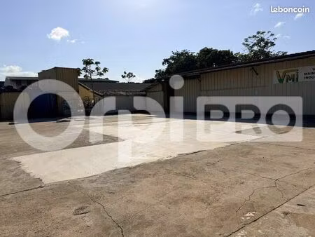 local d'activité 486 m²