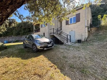 maison individuelle lumineuse avec grand terrain