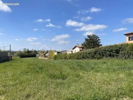 terrain 1 597 m² garidech