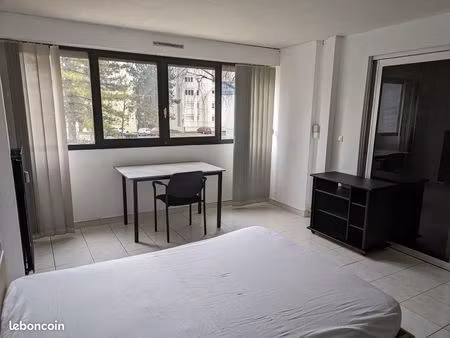 offre à saisir  prix bas à bourges : appartement rdc 90m² meublé – quartier turly