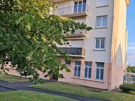 appartement 4 pièces  très lumineux  avec balcon et cave