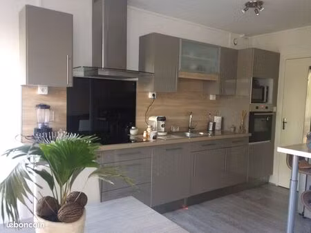 t 2 place jean de mauroy idéalement situé