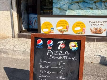 à vendre –ou en gérance dépôt de pain clé en main avec coin alimentation