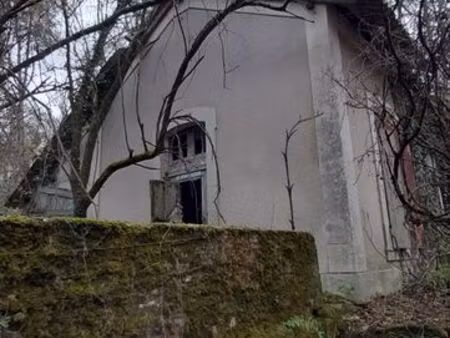 bâtisse à réhabiliter