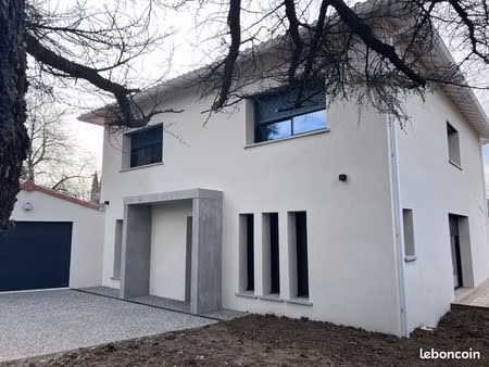 maison standing aigrefeuille