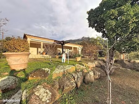 villa 3 pièces 120 m²