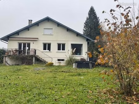 maison/villa 3 chambres .propriété de 16 ares sans vis à vis