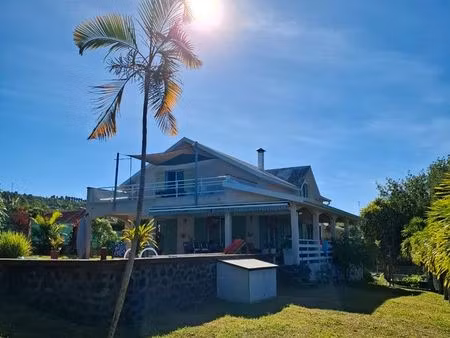 villa 200m2 sur grand terrain arboré avec piscine