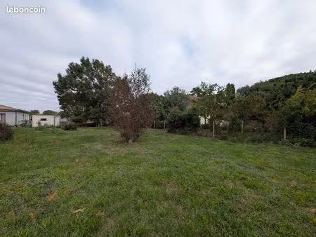 terrain 520 m² la salvetat saint gilles