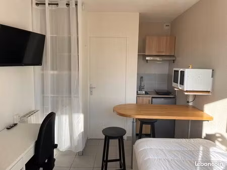 studio meuble equipe