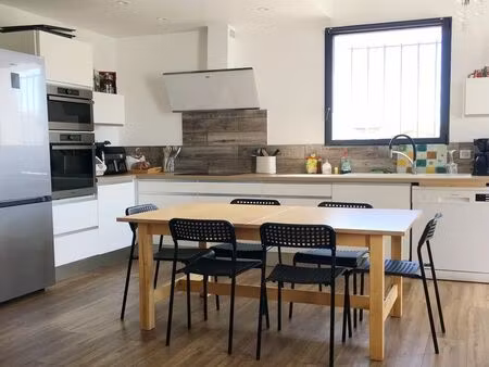 exclusivité à narbonne  proche des halles  t4 d'environ 77 m² avec terrasse  cuisine équip